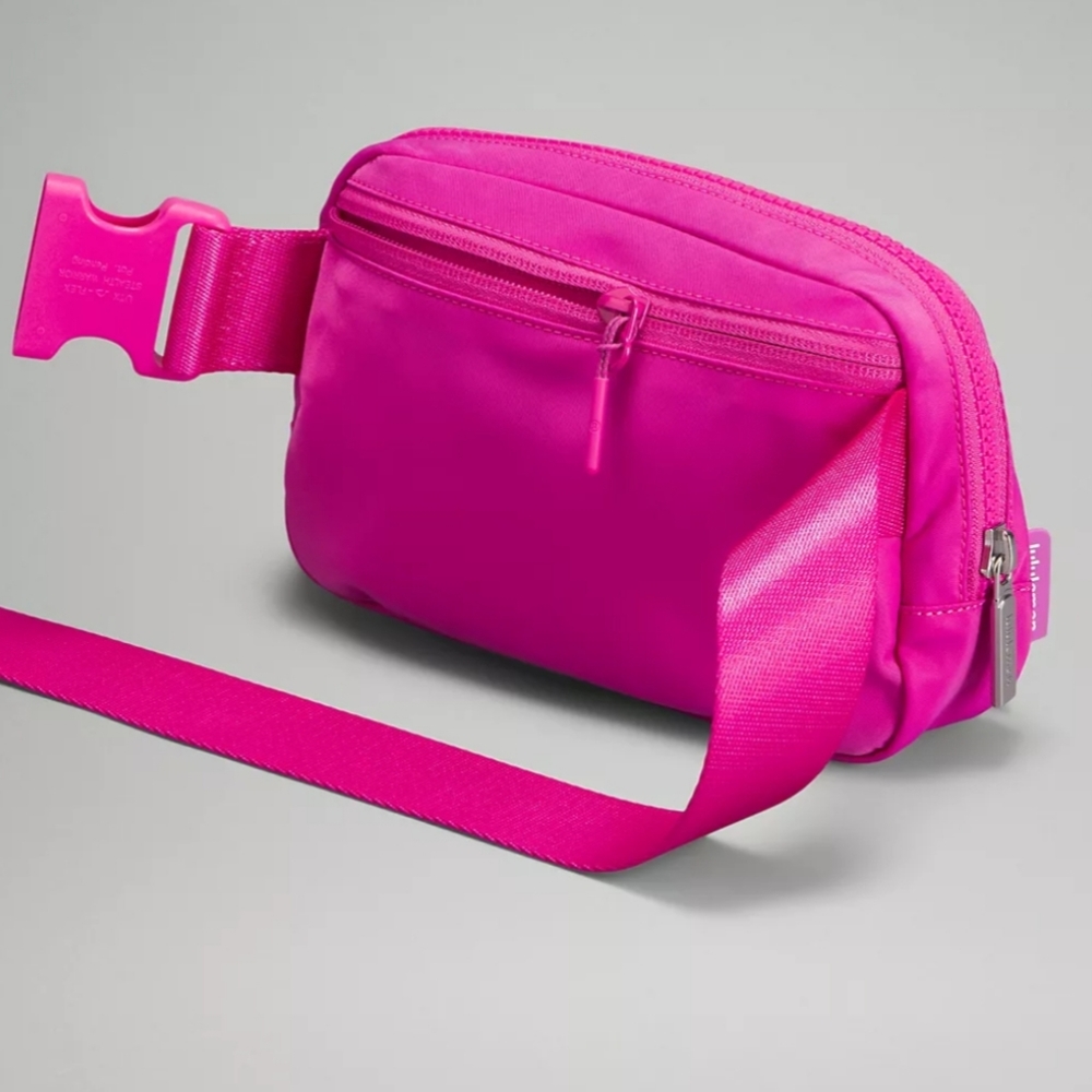 NWT Lululemon Everywhere Belt Bag 1L - Picture 4 of 9